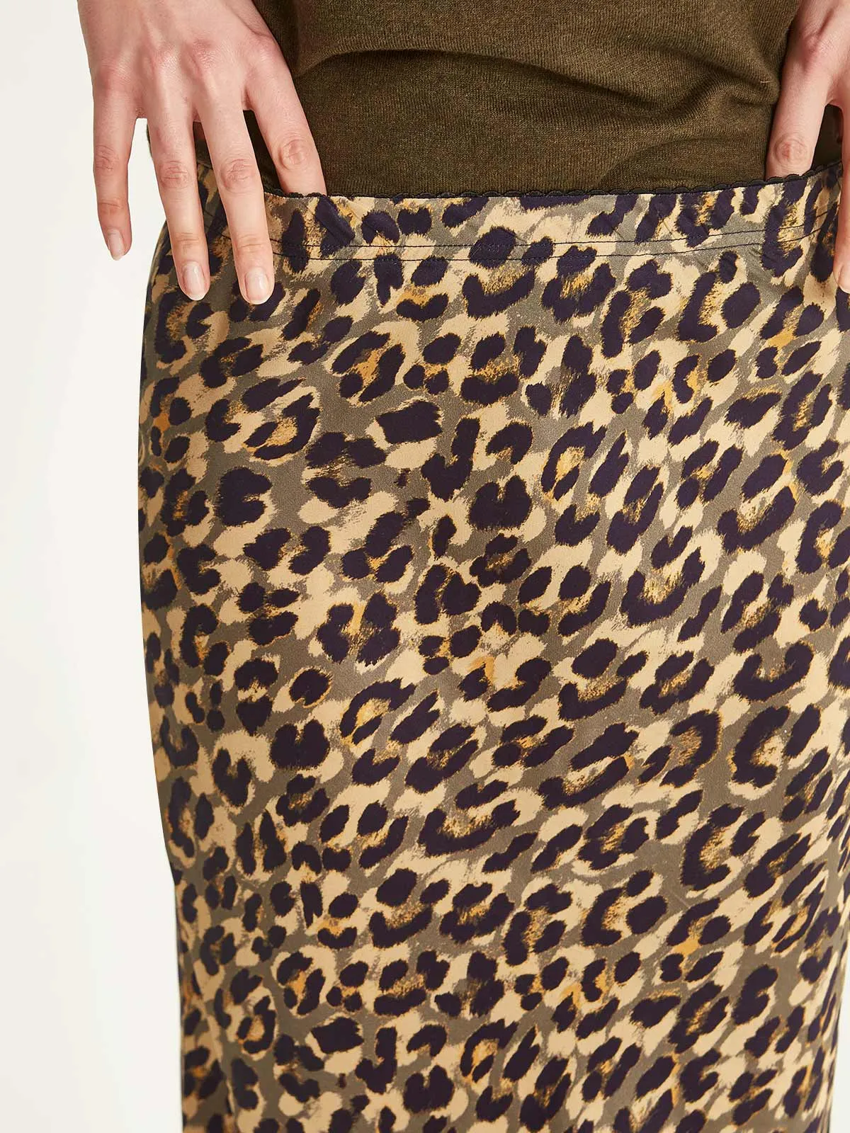 Bella Leopard Skirt Sills
