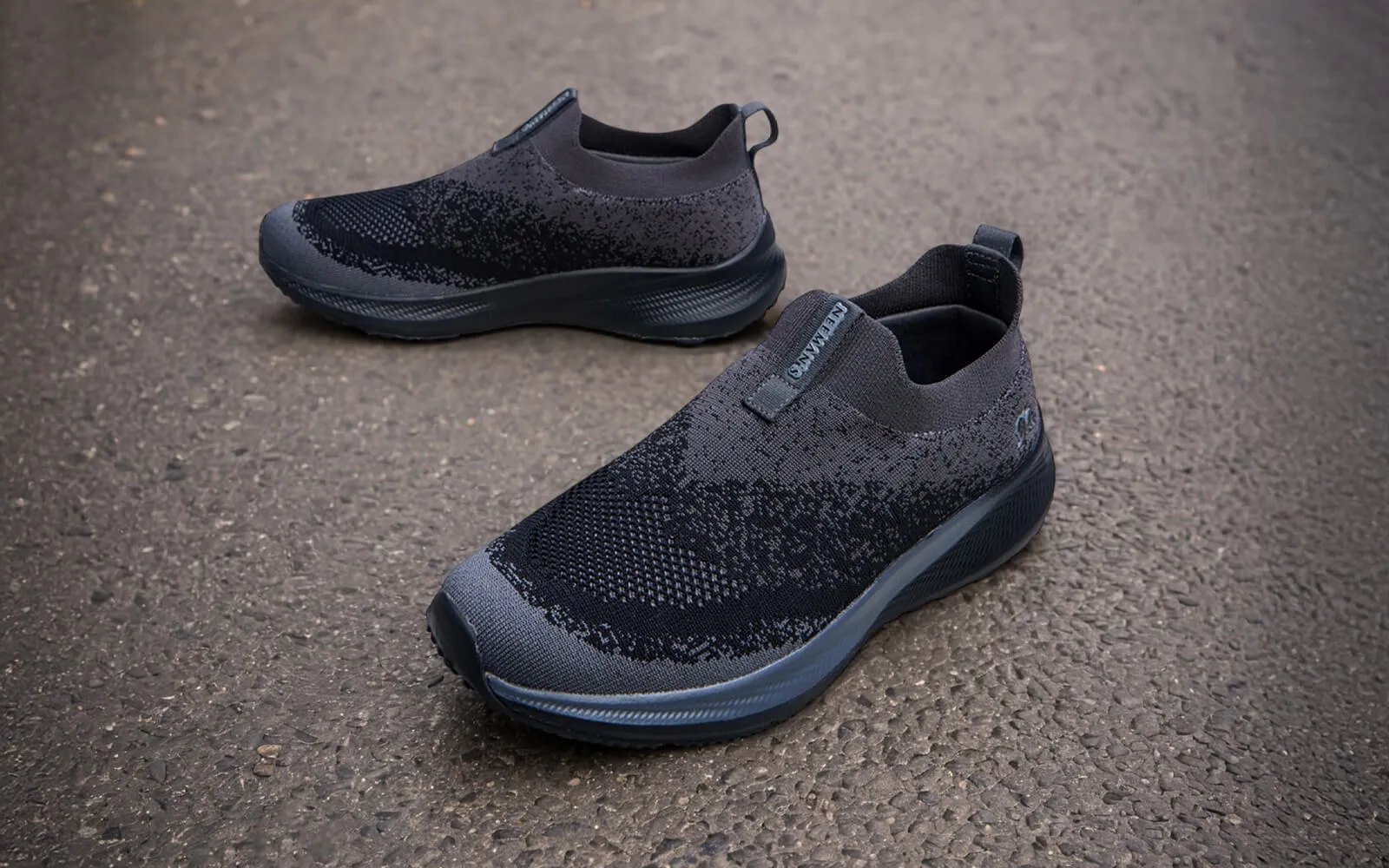 Blend Knit Slip Ons : Black-Grey