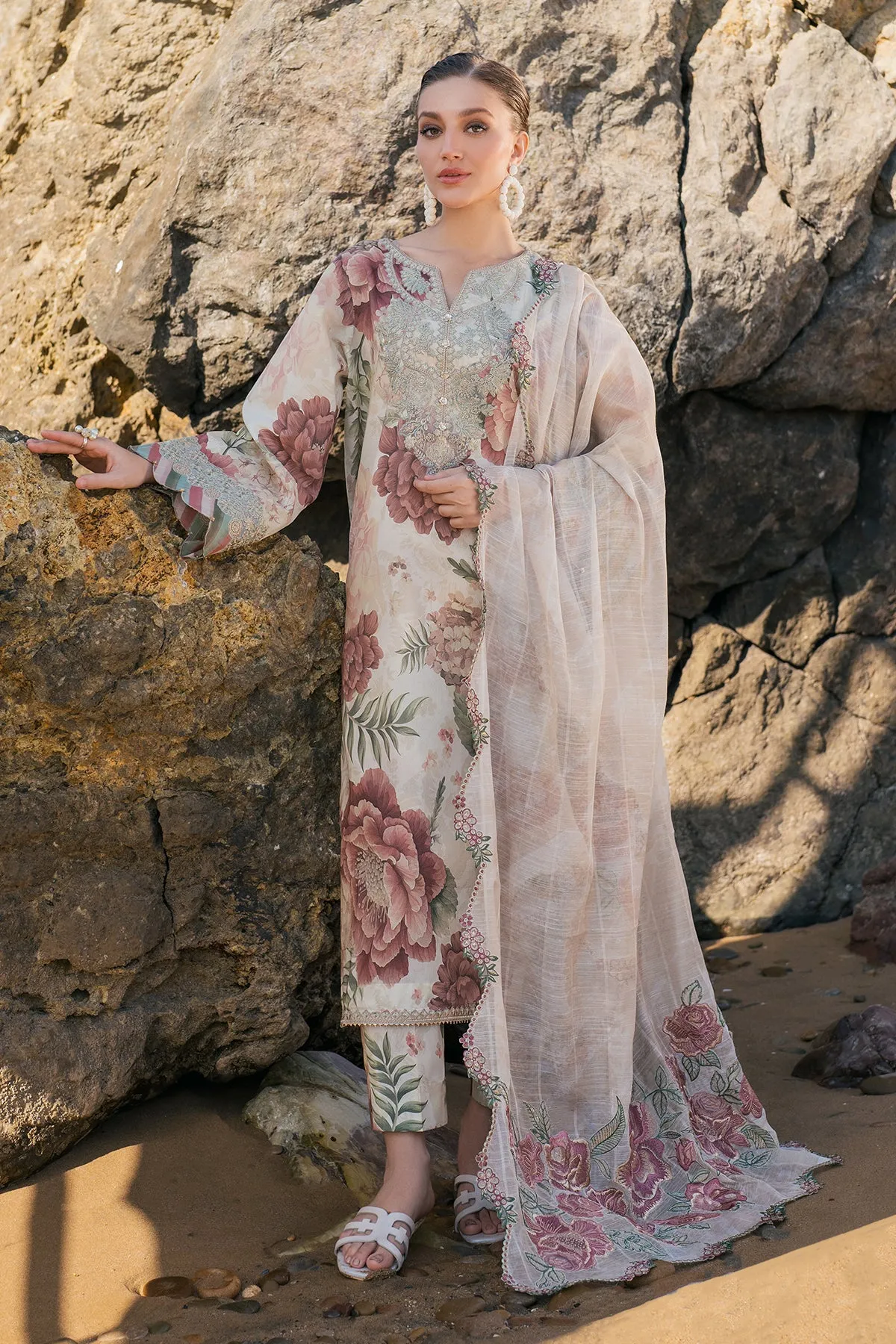 EMBROIDERED PRINTED LAWN UF-4123