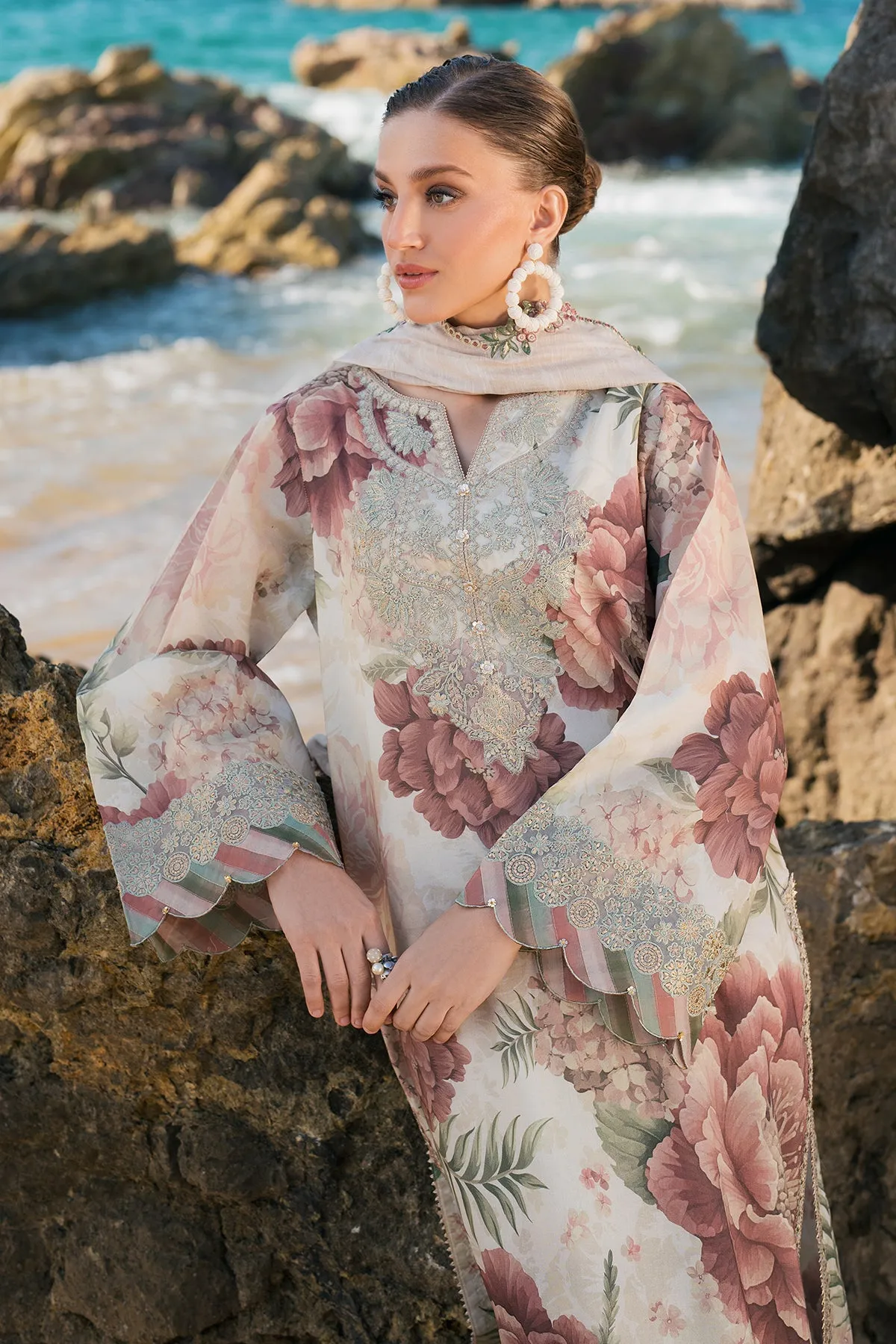 EMBROIDERED PRINTED LAWN UF-4123
