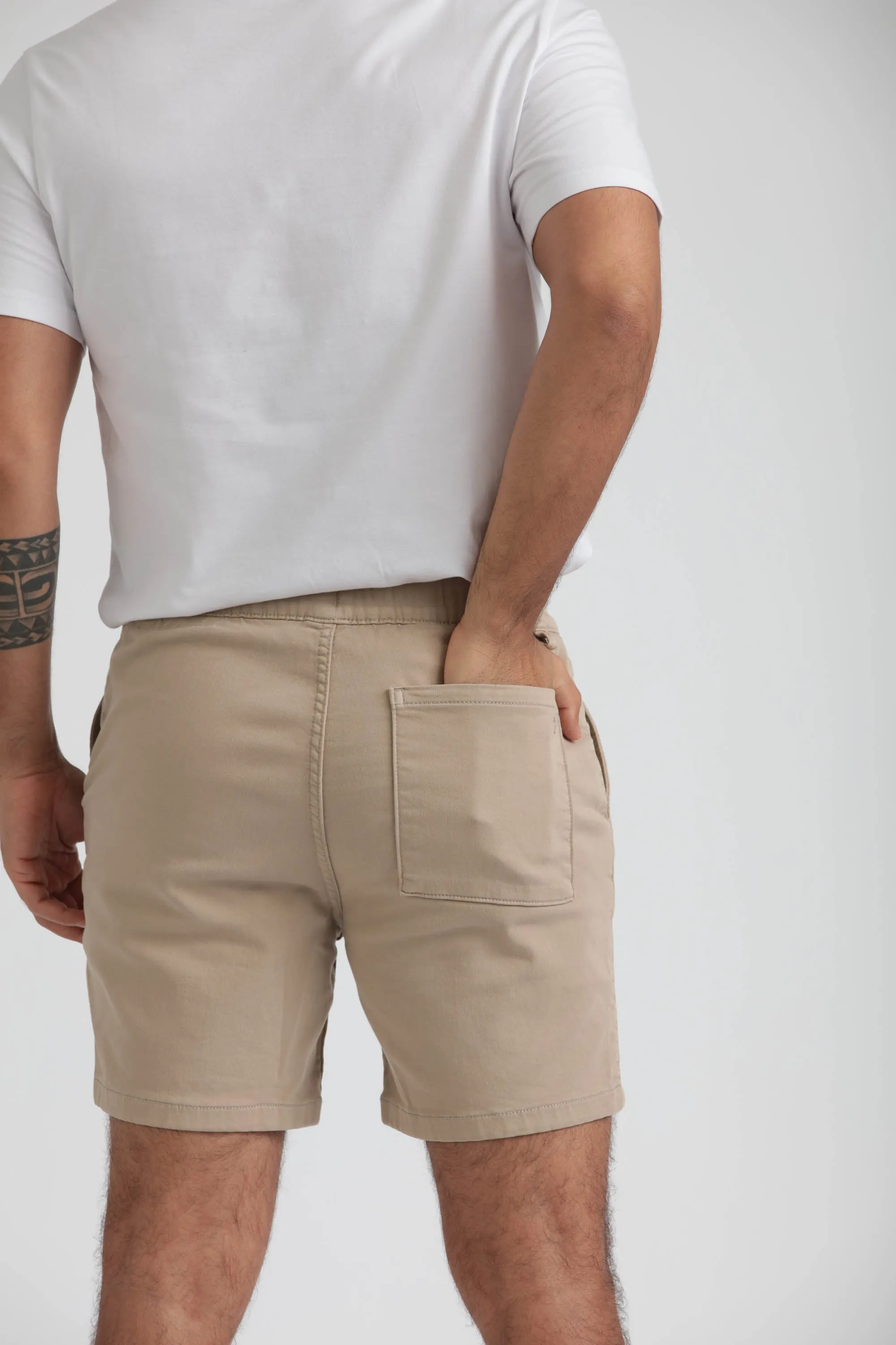 Everyday Comfort Shorts (Slim Fit) / Light Khaki & Navy