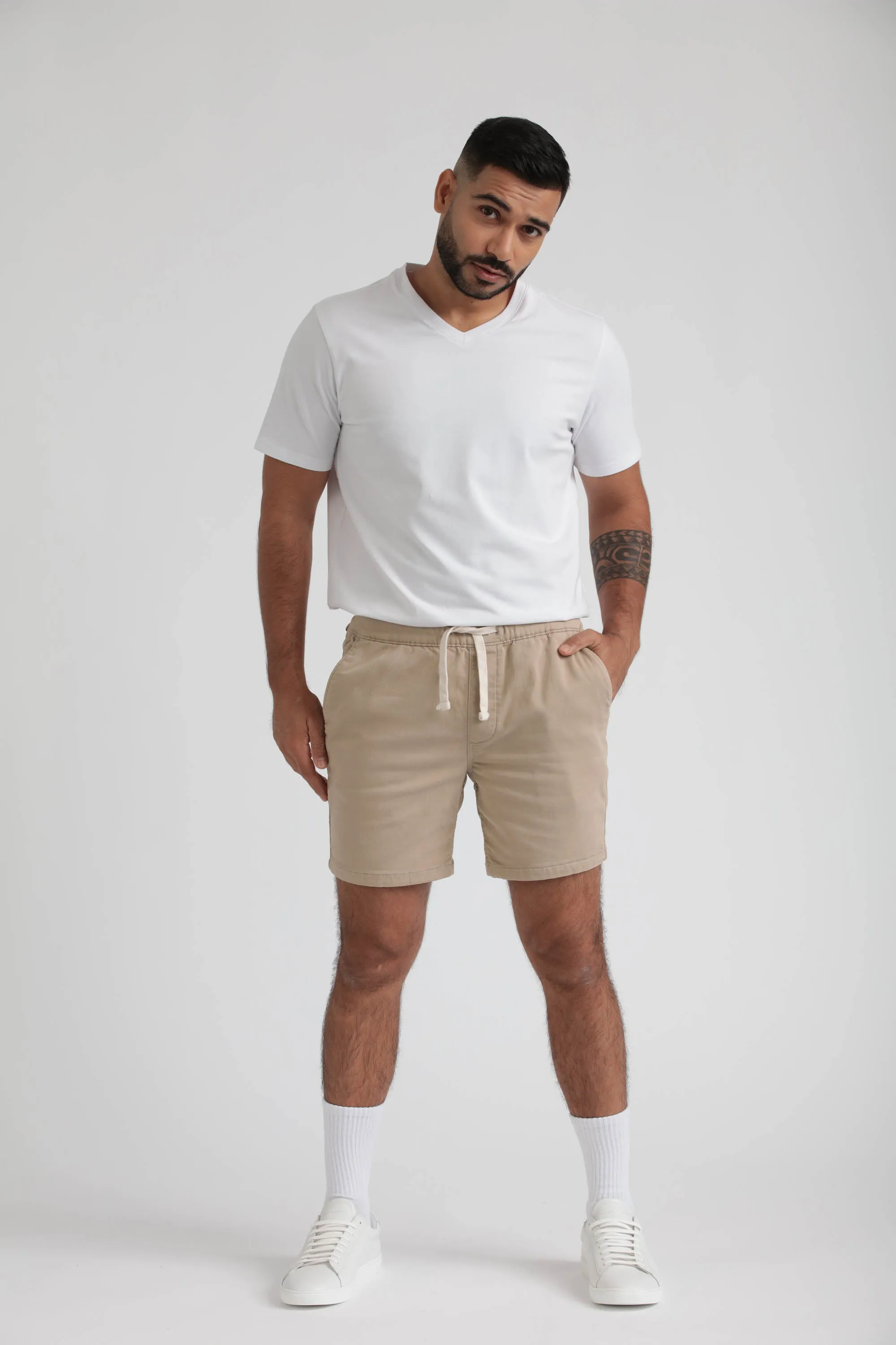 Everyday Comfort Shorts (Slim Fit) / Light Khaki & Navy