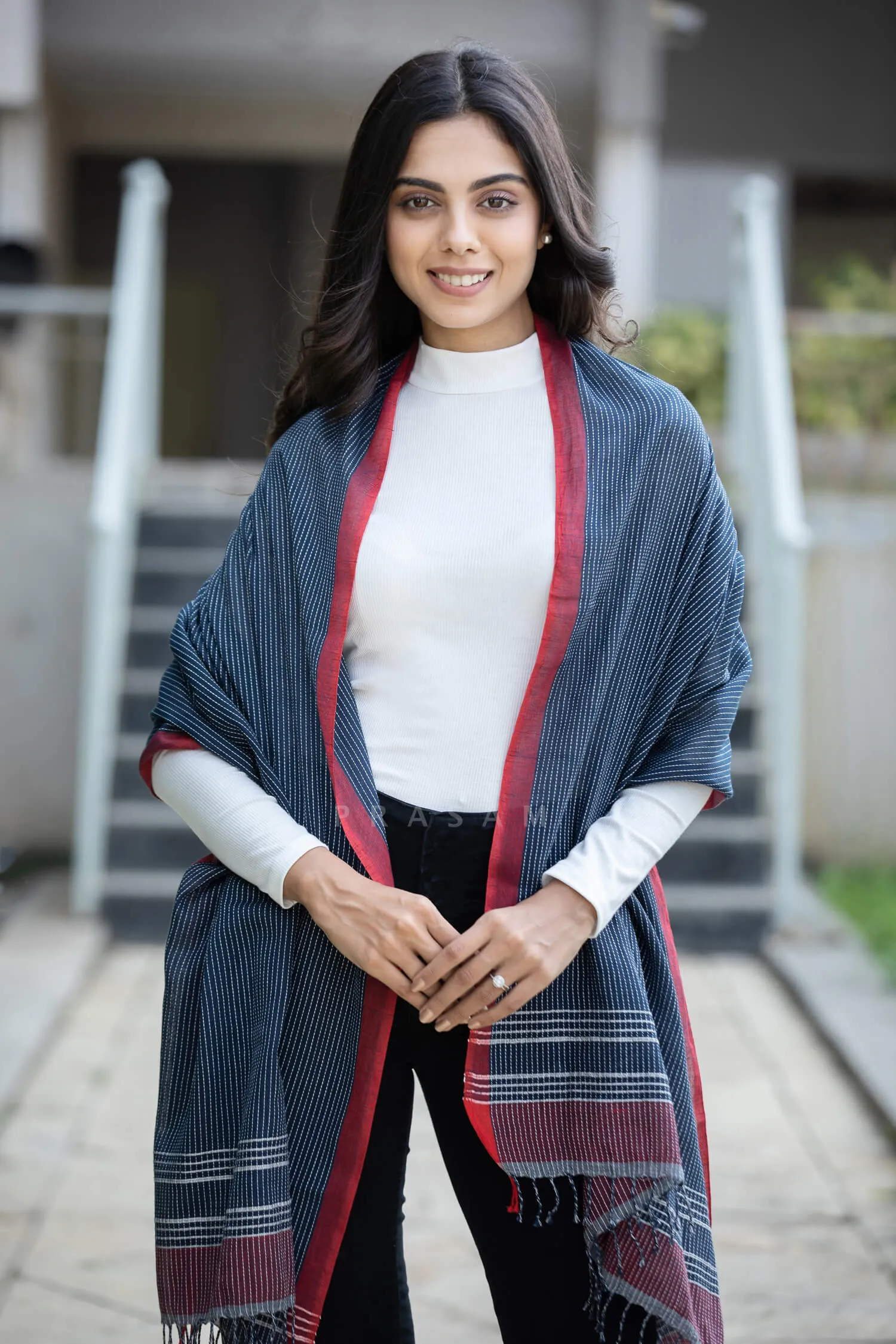 Indigo Weaves- Handwoven Cotton Stole
