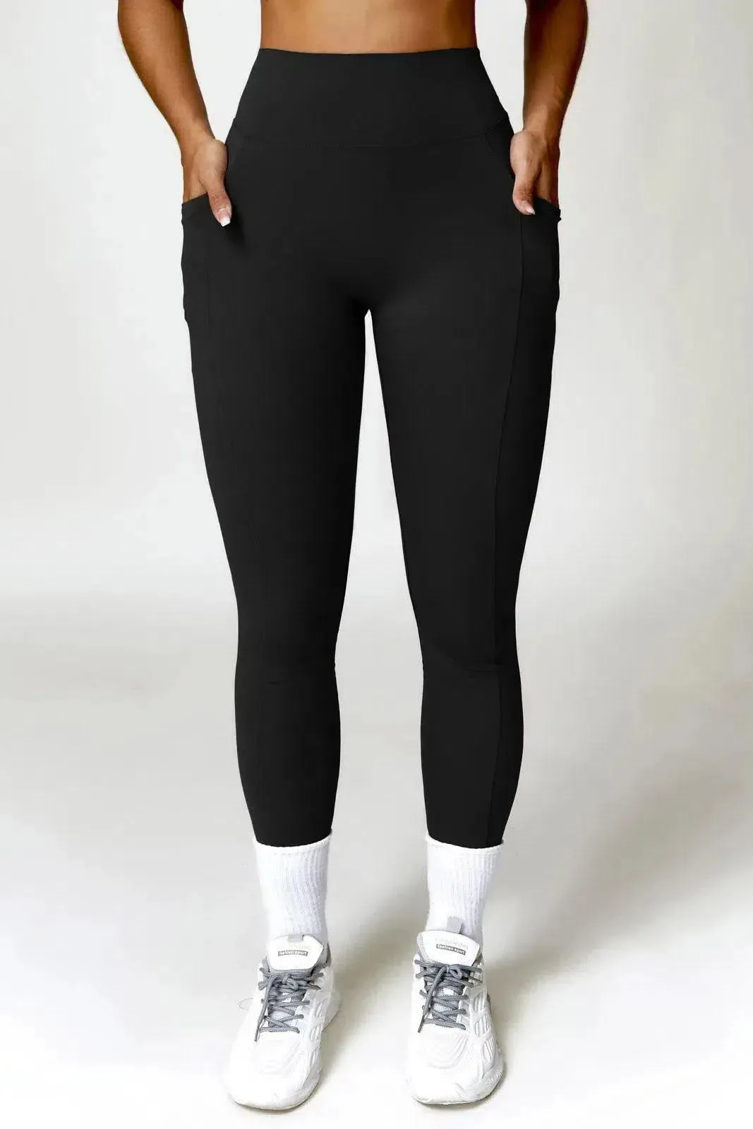 Mahina – Ruched detail – Sports bra & leggings set