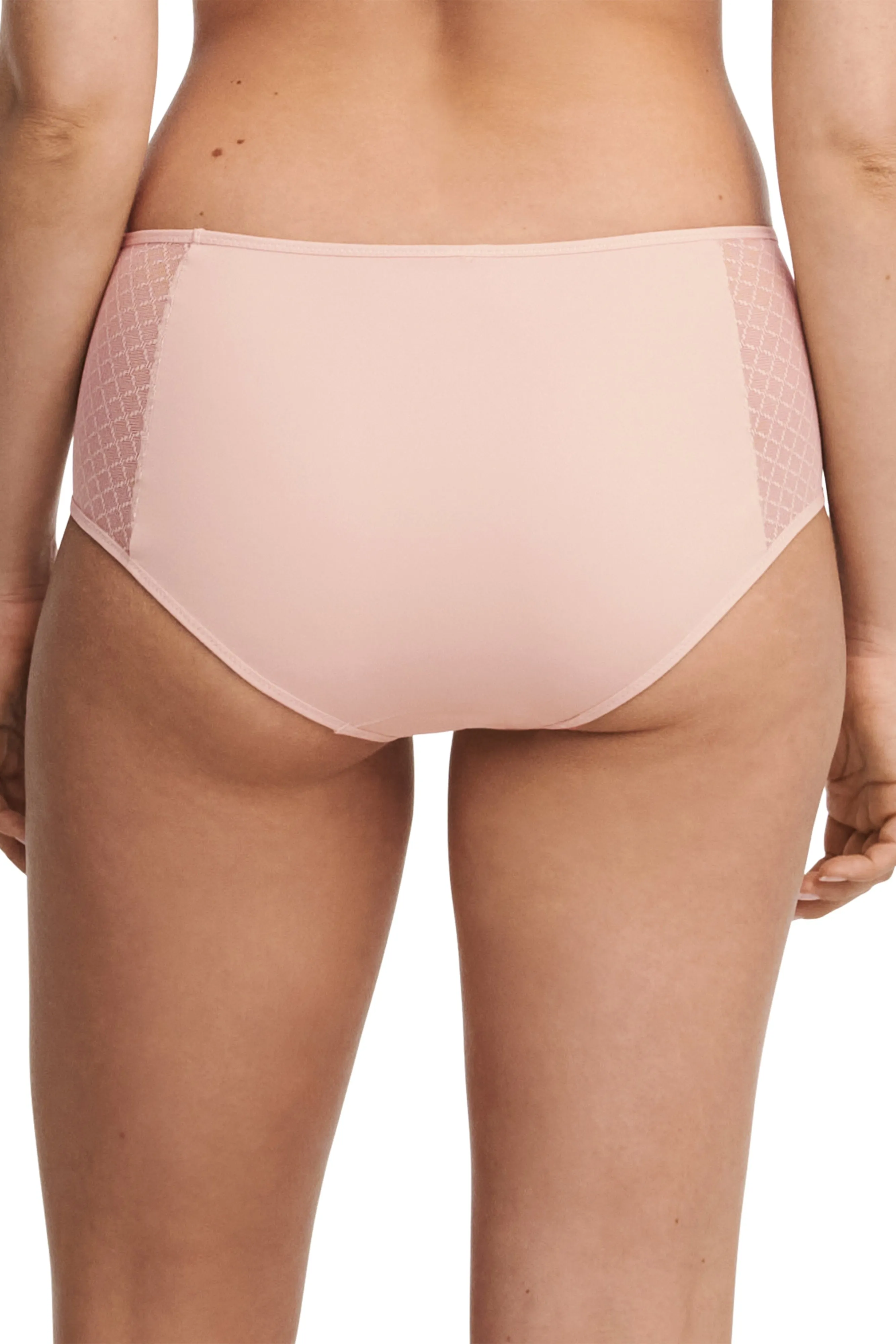 Norah Chic Full Brief
