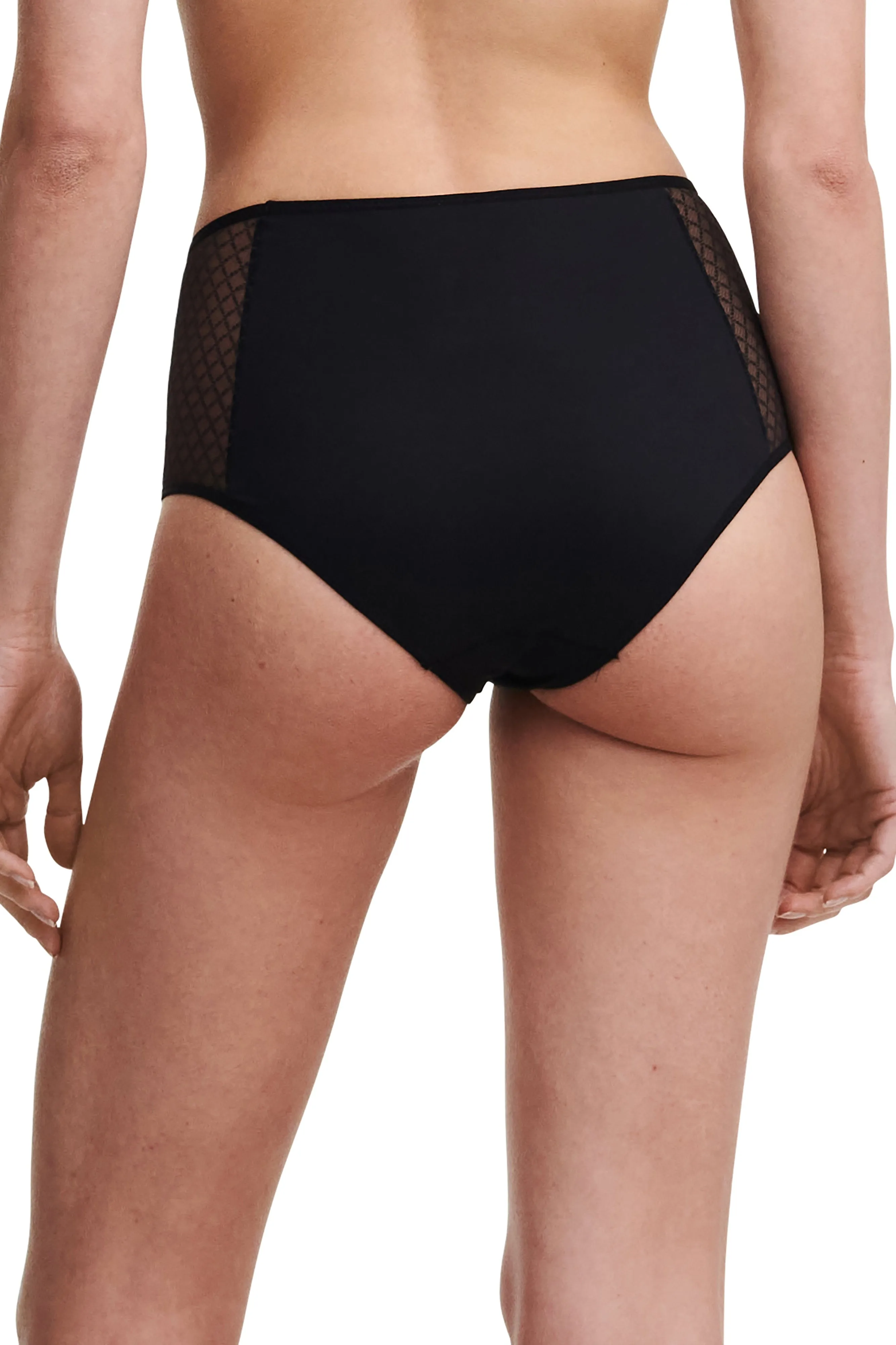 Norah Chic Full Brief